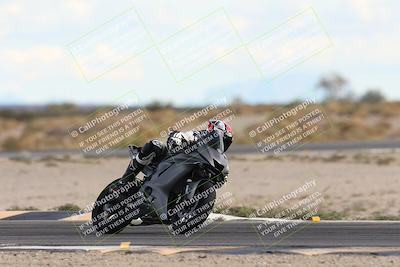 media/Nov-16-2025-Race Pace (Sun) [[8c5fa54630]]/Non Verified Riders (1st 20 Minutes)/5-Turn 15 (110pm)/